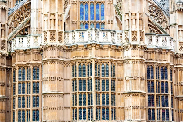 Velho em Londres reflexo estrutura janela histórica — Fotografia de Stock