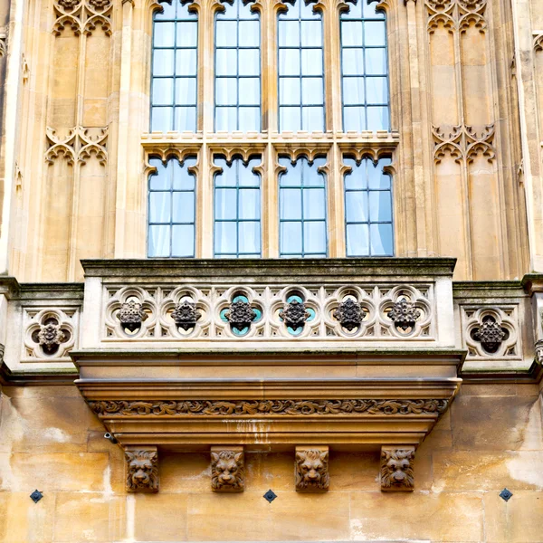 Vecchio a Londra storico parlamento finestra di vetro structu — Foto Stock