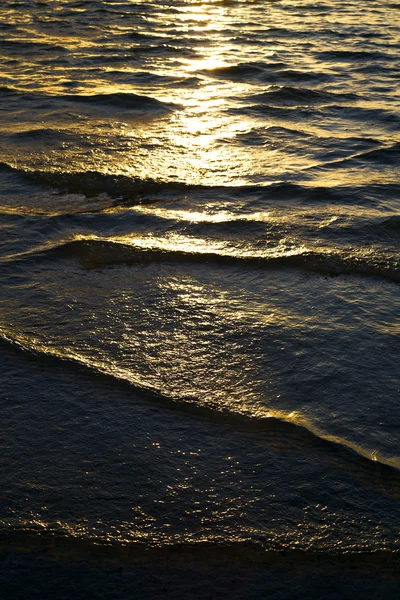 Kho tao bay abstrakt guld orange linje — Stockfoto