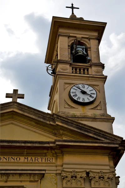 Caiello gallarate  old     and church tower bell  cloudy day — Stock Photo, Image