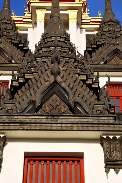 Asya Tayland bangkok tapınak gökyüzü ve renkleri rel — Stok fotoğraf