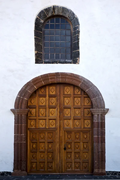 Lanzarote  spain canarias brass brown knocker  and white wall — Stock Photo, Image