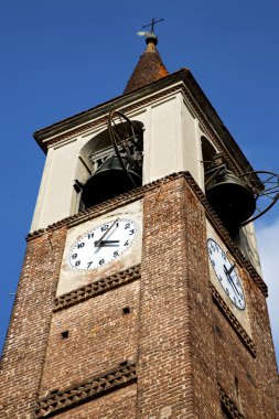   mozzate eski İtalya duvar ve kilise bell sunn kule