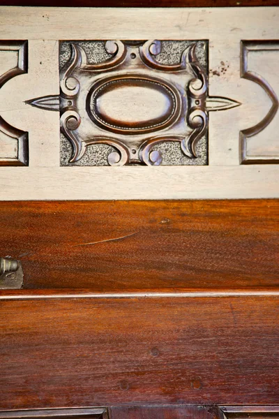 Vedano olona madeira fechada lombardia — Fotografia de Stock
