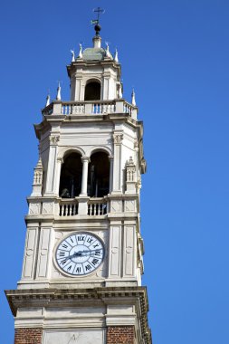 Busto arsizio eski soyut İtalya duvar ve kilise çekici