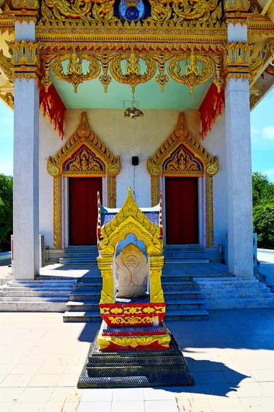 Kho samui thailand insnijding van de Boeddha goud — Stockfoto