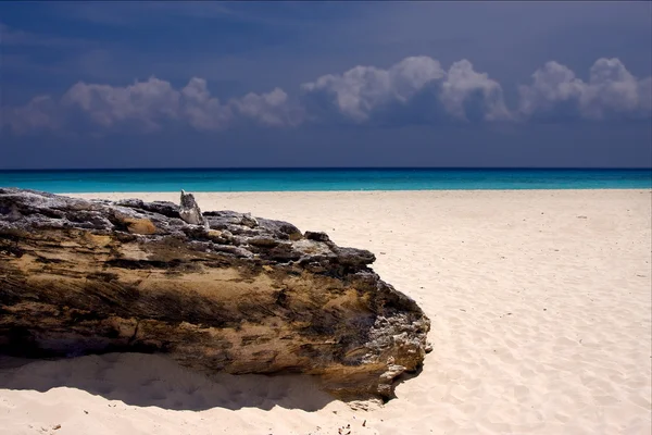 Playa ligera mexico costa roca agua verano — Foto de Stock