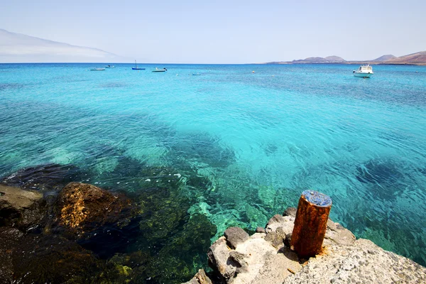 Spanje in de blauwe hemel arrecife teguise lanzarote — Stockfoto