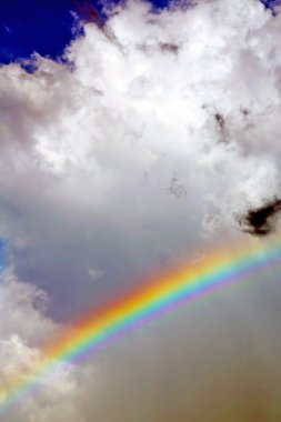 gökkuşağı ve bulut tao bir Güney Çin Denizi defne