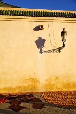 Afrika Fas ve deri yakınındaki sokak lambası eski yapılar