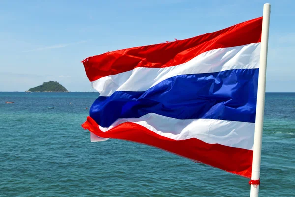 亚洲 pho phangan 海湾岛挥舞着泰国国旗 — 图库照片