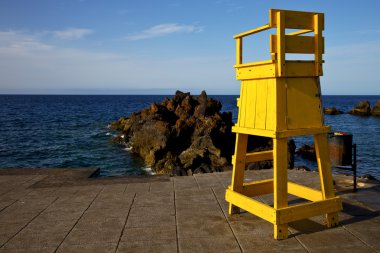 çöp sepeti sarı cankurtaran sandalye kabin lanzarote 