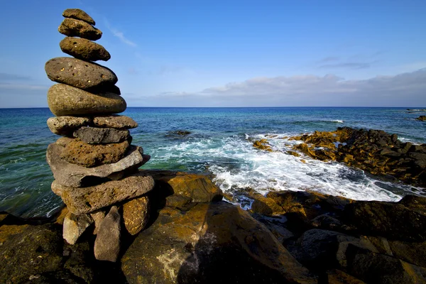 Lanzarote coastline  froth  spain pond — Stock Photo, Image