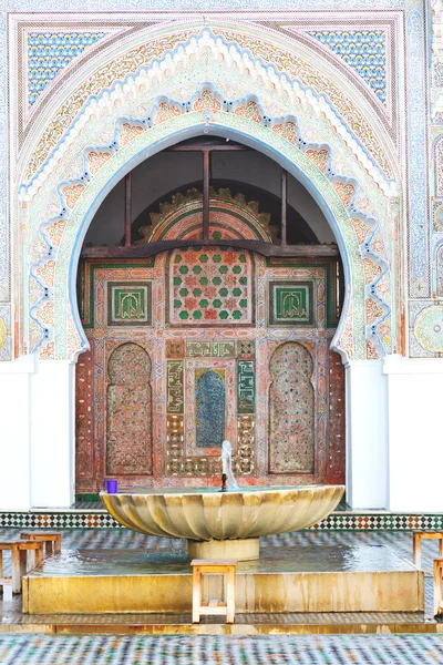 Fountain in morocco africa old antique construction  mousque pal — Stock Photo, Image