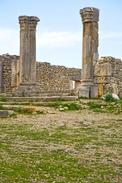 Volubilis en afrique marocaine l'ancien monument romain détérioré — Photo