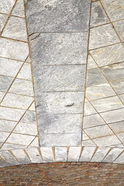 Casorato de tijolo sempione pavimento abstrato de curch e ma — Fotografia de Stock