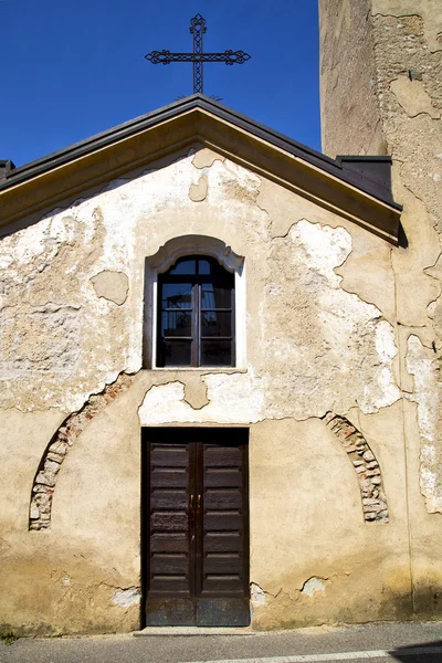 Iglesia castronno italia la ventana de la pared — Foto de Stock