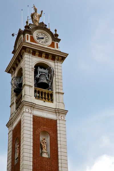 Bell tower okno církevní crenna gallarate — Stock fotografie