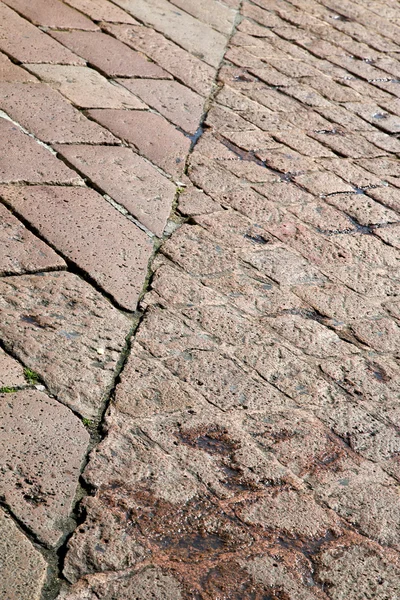 Sanpietrini arsizio stree pavimento de un mármol curch —  Fotos de Stock
