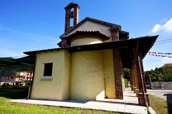 Itálie – Lombardie centenate starý kostel uzavřen cihla — Stock fotografie