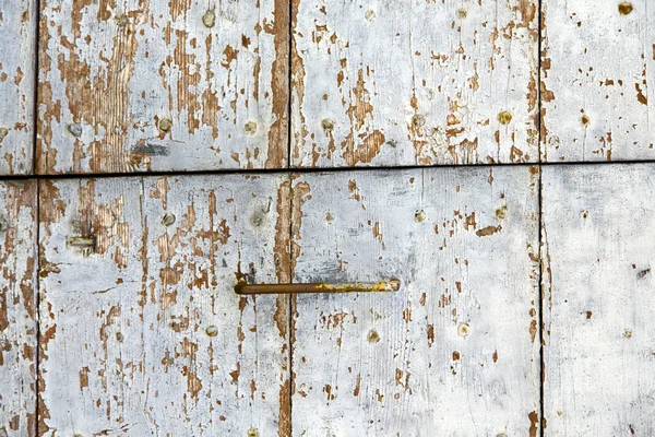 Lombardía arsago oxidado latón curch cruz — Foto de Stock
