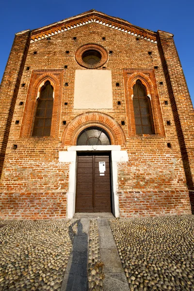 Iglesia el viejo parabiago cerrada acera torre de ladrillo — Foto de Stock