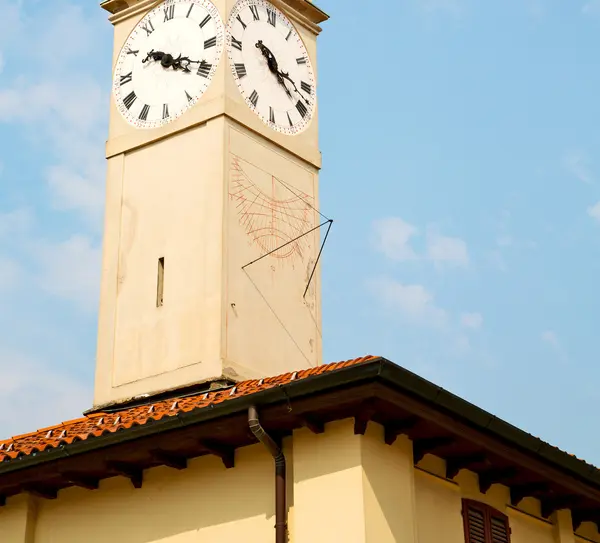 Antien torre relógio na Itália Europa pedra velha e sino — Fotografia de Stock