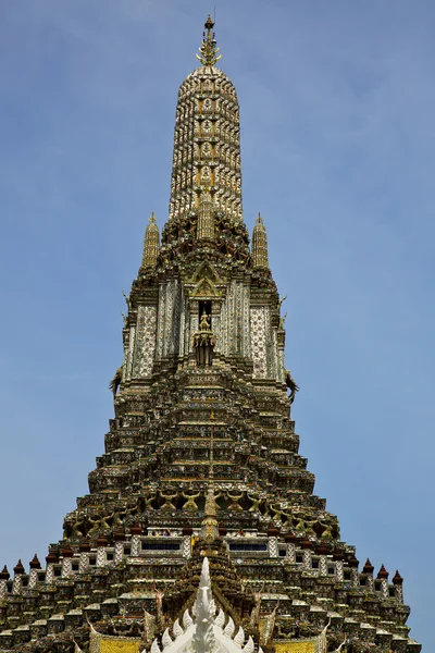 亚洲泰国曼谷寺庙的天空和颜色 — 图库照片