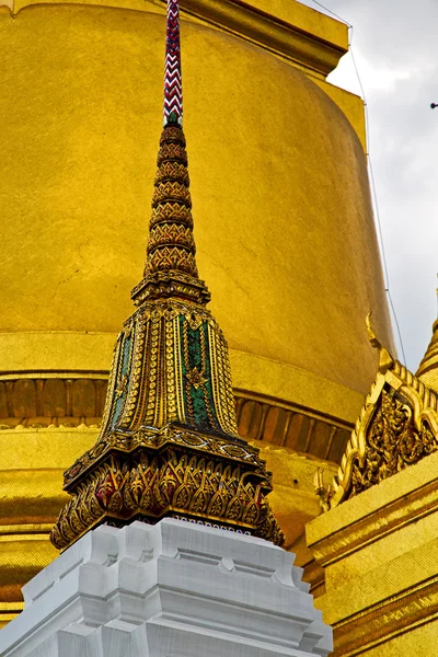 Thailand in Bangkok Regenpaläste Asien Himmel und Farben — Stockfoto