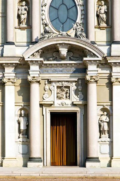 Lombardije in de oude kerk van arsizio gesloten bakstenen — Stockfoto