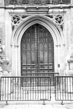 Londra eski kilise kapısına ve mermer antik duvar Meclis'te