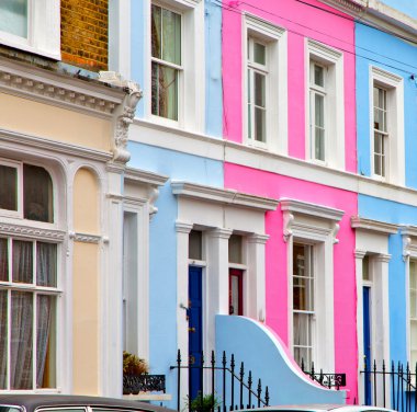 Londra'daki Notting hill alan İngiltere'de eski banliyö ve antika  