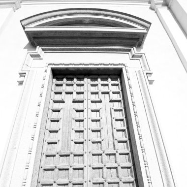 İtalya eski ancian ahşap ve geleneksel doku çivi kapıdan