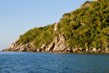 Tayland kho tao bay Güney Çin Denizi'nde taş