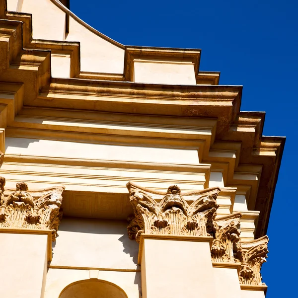 Construcción de arquitectura antigua en italia europa milan religion a — Foto de Stock