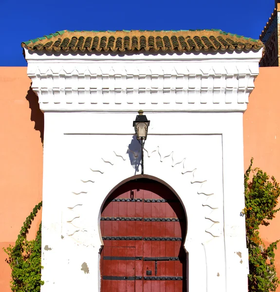 Mármol histórico en la puerta del edificio antiguo estilo morocco — Foto de Stock