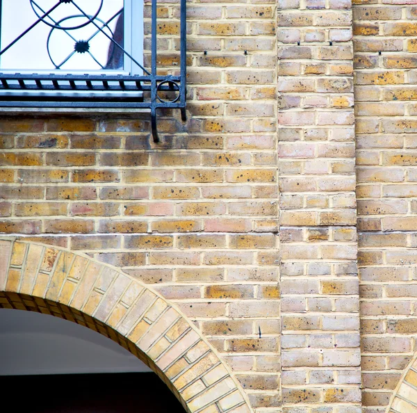 Arquitetura antiga exterior na Inglaterra londres europa parede e hist — Fotografia de Stock