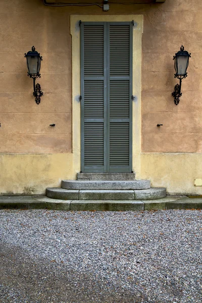 Italien Lombardiet i milano gamla kyrkliga dörren gatan la — Stockfoto