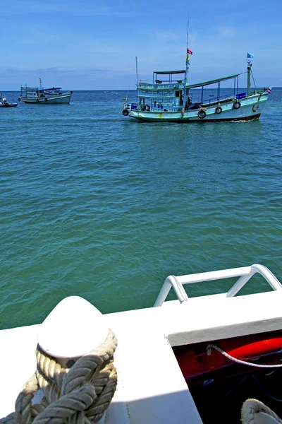 Boat prow blue lagoon   in thailand kho — Stock Photo, Image