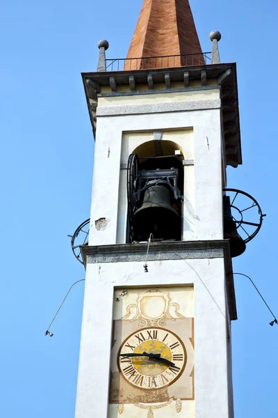 Travedona monate eski kilise kule çan güneşli — Stok fotoğraf