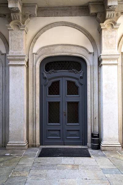 Italien Lombardei in milano alte Kirche Pflaster — Stockfoto