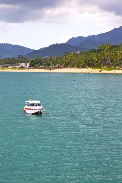 Bleu lagune pierre dans thailand kho yacht eau sud Chine s — Photo