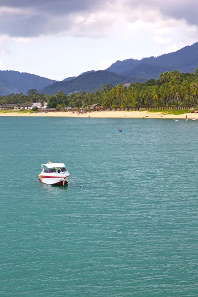 Pietra blu laguna in Thailandia kho yacht acqua sud porcellana s — Foto Stock