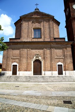 Bari kilisenin kapalı kule kaldırım İtalya tuğla  