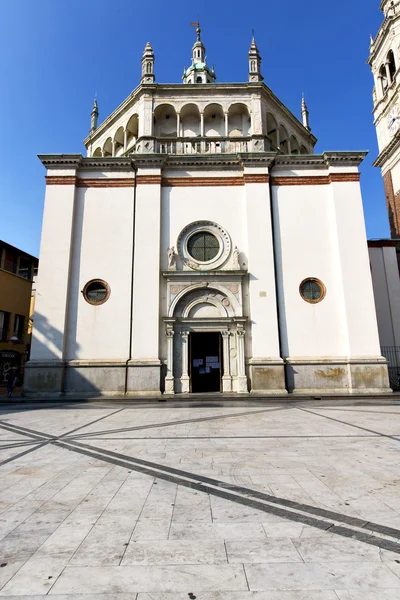 Busto arsizio in der alten kirche geschlossen bürgersteig italien — Stockfoto