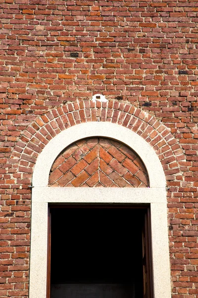 Church door   in italy  lombardy   column  the milano old     c — Stock Photo, Image