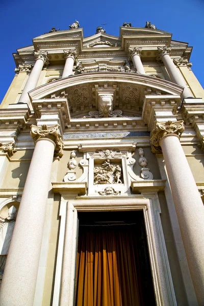 Lombardia em arsizio antiga igreja fechada torre de tijolo sidewa — Fotografia de Stock