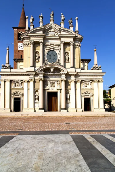 Busto arsizio die alte kirche geschlossen backsteinturm italien lo — Stockfoto