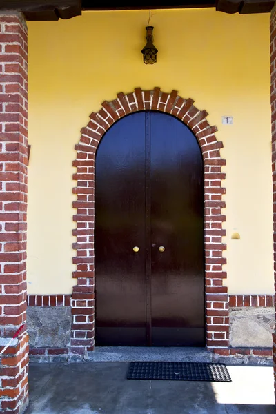 Europa itália lombardia na porta da igreja milano b — Fotografia de Stock