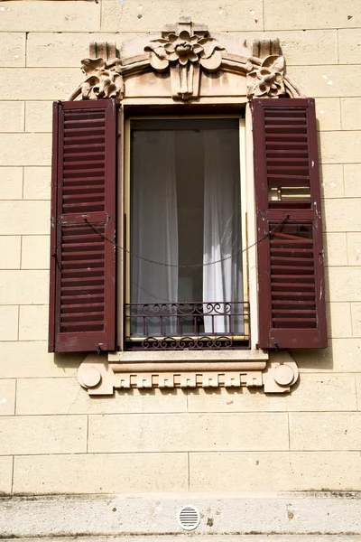 Obturateur europe italie lombardie dans la fenêtre milano c — Photo